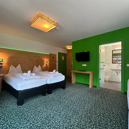 Partyhouse Harakiri Different 60 Seconds To Mountains! Free Parking! Self Check-in Chata Mayrhofen