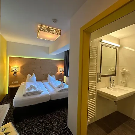 Partyhouse Harakiri Different 60 Seconds To Mountains! Free Parking! Self Check-in Mayrhofen