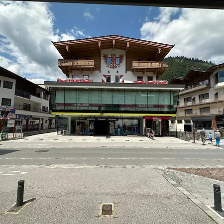 Partyhouse Harakiri Different 60 Seconds To Mountains! Free Parking! Self Check-in * Mayrhofen