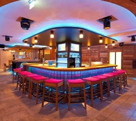 Alojamento de Turismo Selvagem Partyhouse Harakiri Different 60 Seconds To Mountains! Free Parking! Self Check-in Mayrhofen