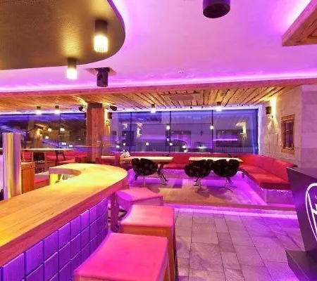 Alojamento de Turismo Selvagem Partyhouse Harakiri Different 60 Seconds To Mountains! Free Parking! Self Check-in