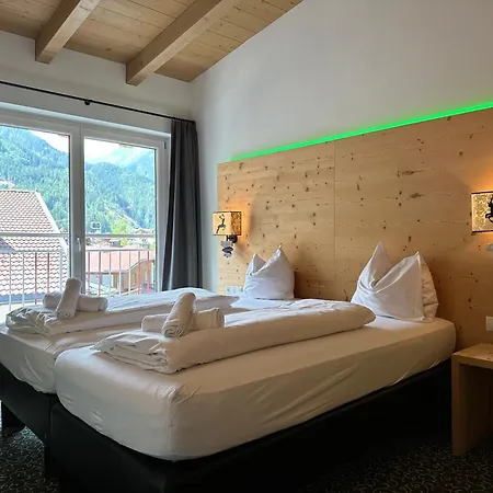 Alojamento de Turismo Selvagem Partyhouse Harakiri Different 60 Seconds To Mountains! Free Parking! Self Check-in